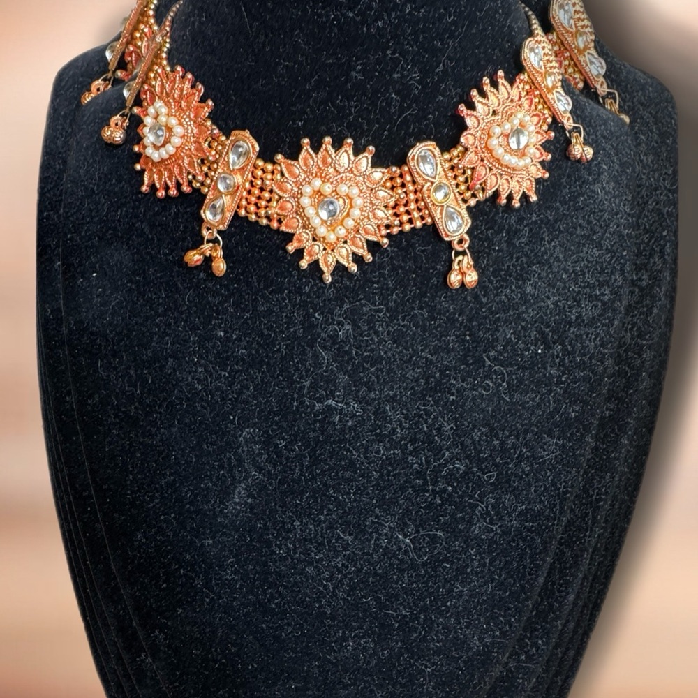 💎Elegant Gold Choker Necklace